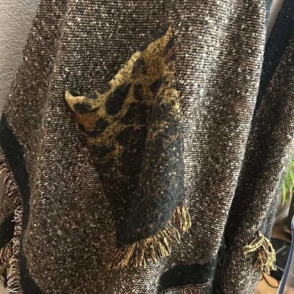 NEW Roffe Acessories Women’s Wrap Shawl Jacket - One Size Fits Most - Picture 3 of 4